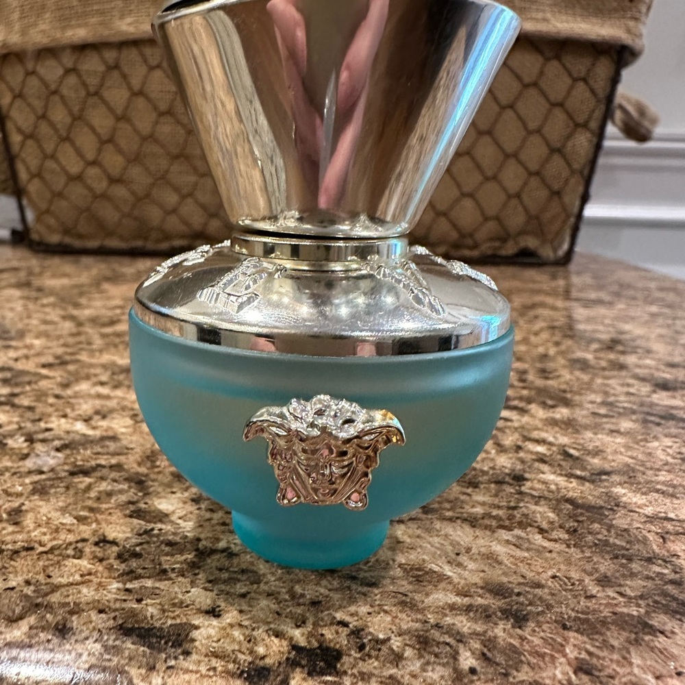 Versace Dylan Turquoise Eau de Toilette       1oz No Box smells GREAT! See pics